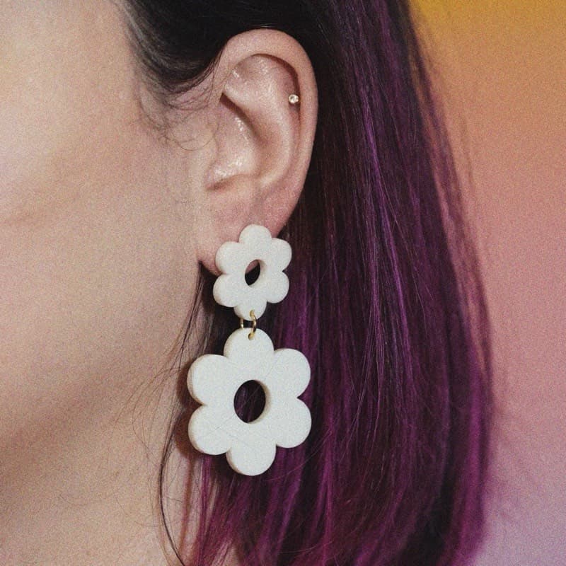 white flowers earrings