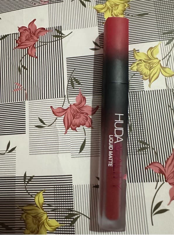 Huda beauti lipgloss