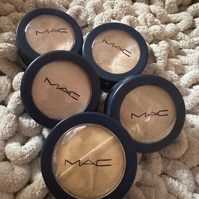 MAC Base