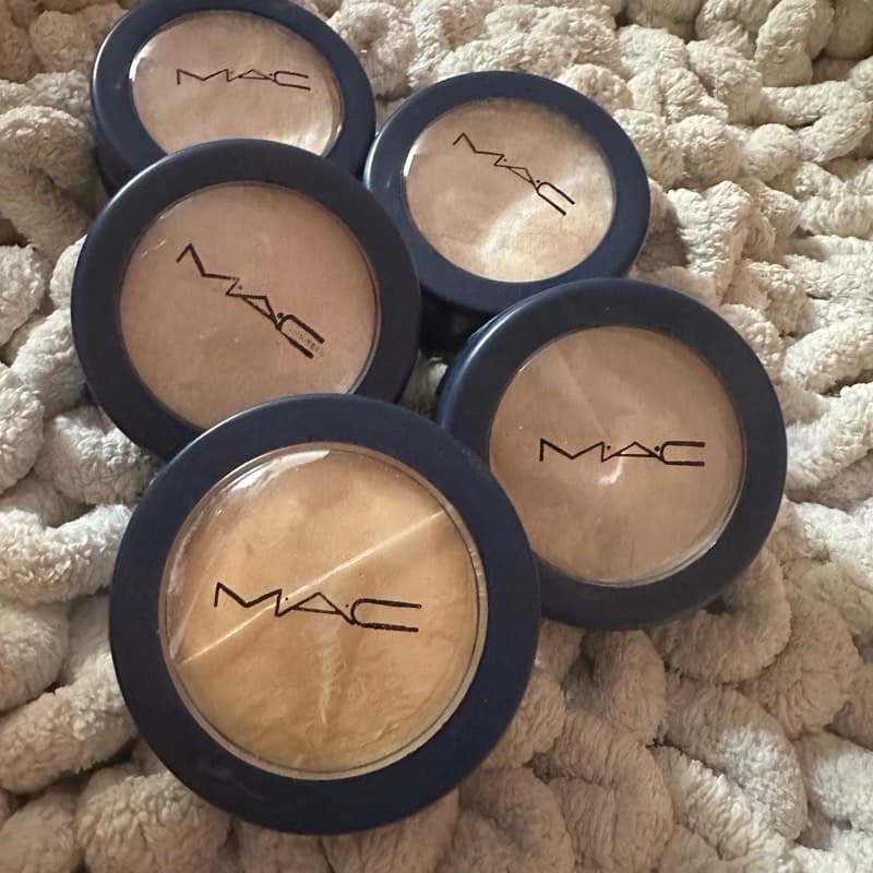 MAC Base