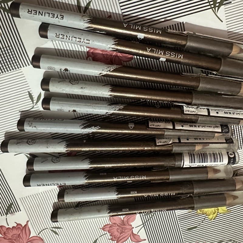 golden eye pencil