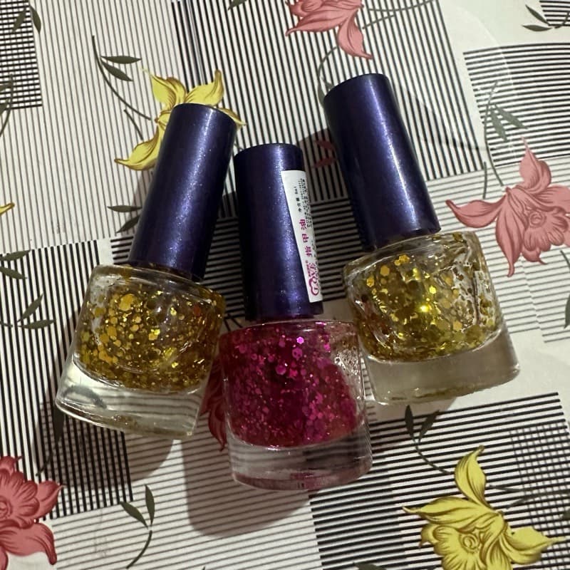 glitter nail polish