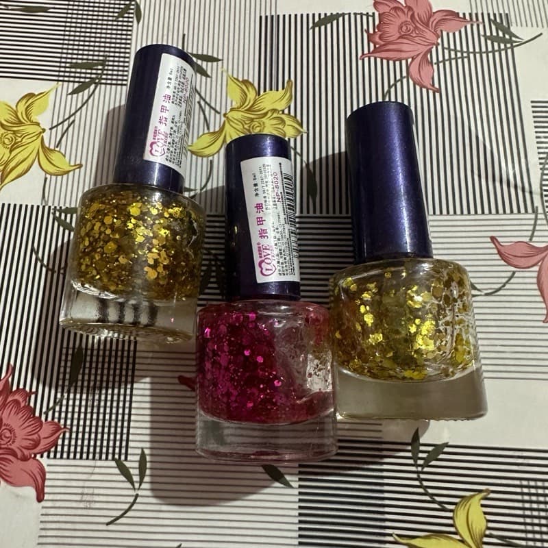 glitter nail polish